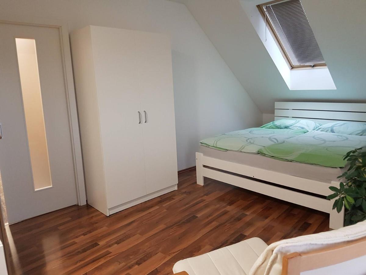 Apartman V Aleji Slavkov u Brna Exterior photo