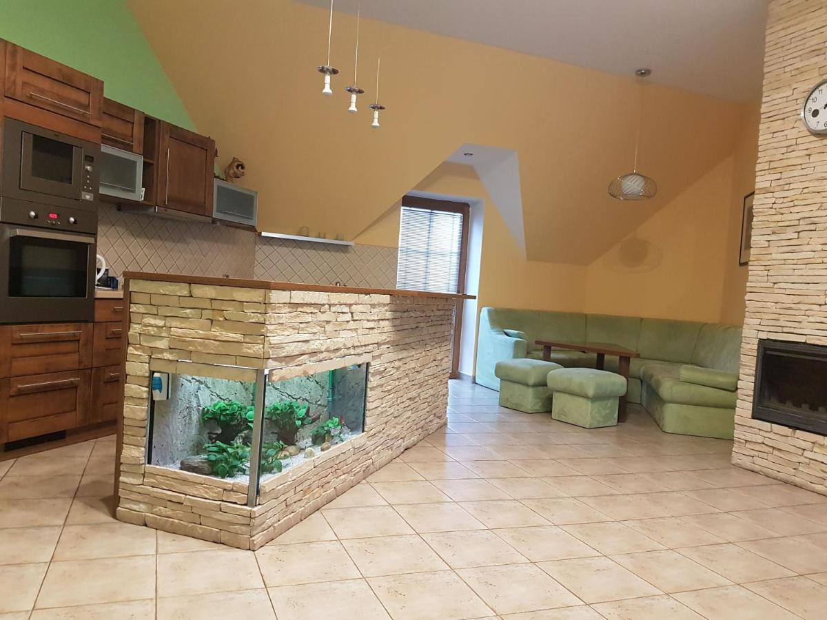 Apartman V Aleji Slavkov u Brna Exterior photo